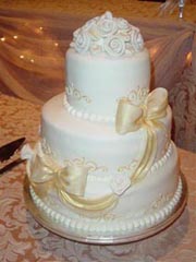 bridal shop wedding cake